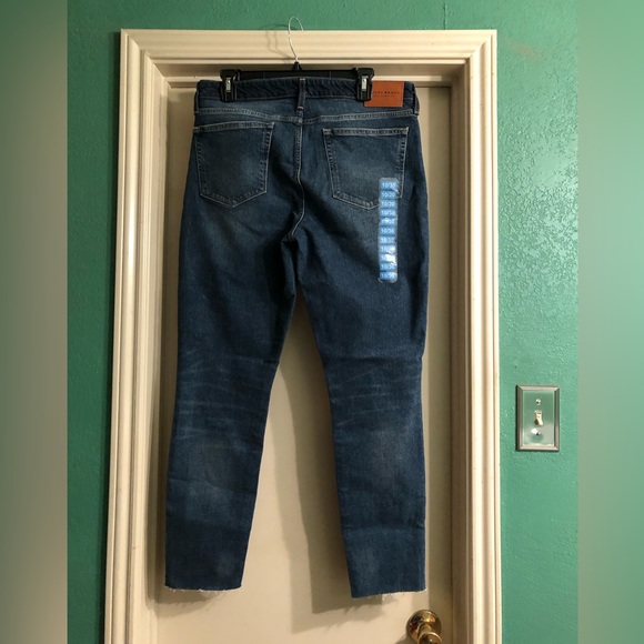 Lucky Ava Skinny Jeans with Raw Hem - Picture 3 of 15